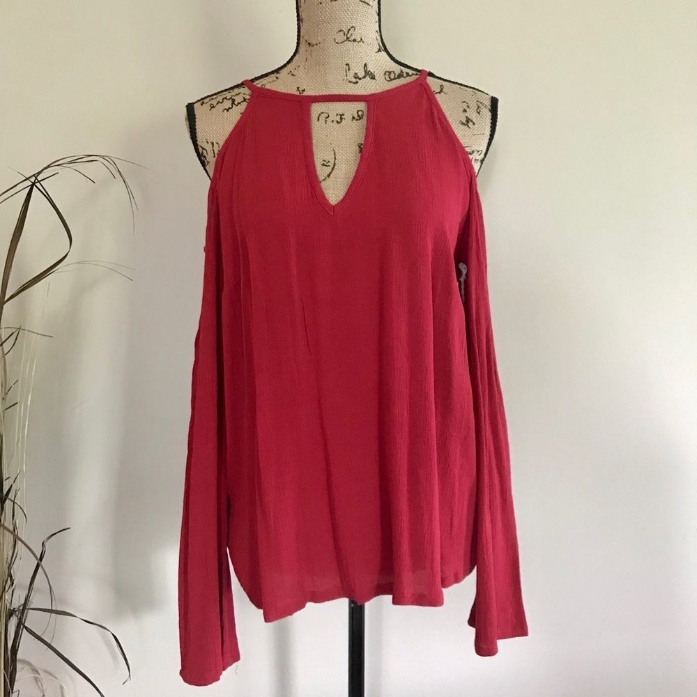 •Mossimo Supply Co• cold shoulder top